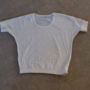 Cream Colored Rose Print Dolman Short Sleeve Shirt Size XL.  Excellent Condition